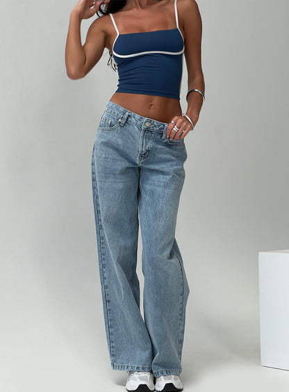 Serenitia Mid Rise Relaxed Jeans Light Wash Petite