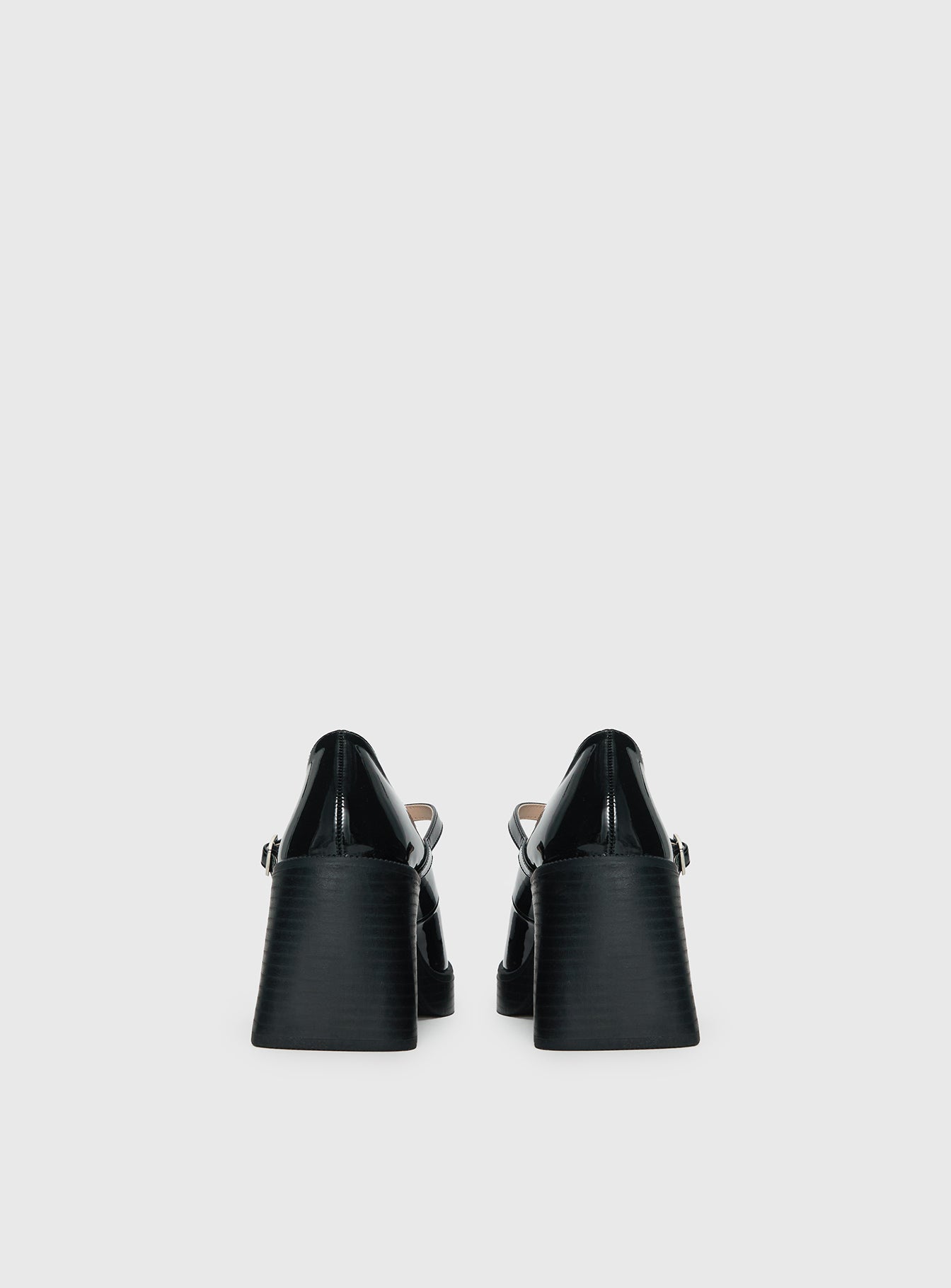 Regie Heels Black